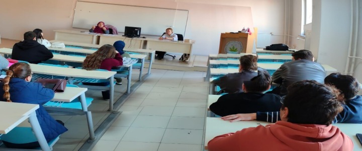 Muhasebe ve Vergi Uygulamaları Programı Kariyer Planlaması Dersinde Sektör Buluşmaları 1: Yalova Bağımsız Deneticiler Derneği Temsilcileri Konuk Oldu